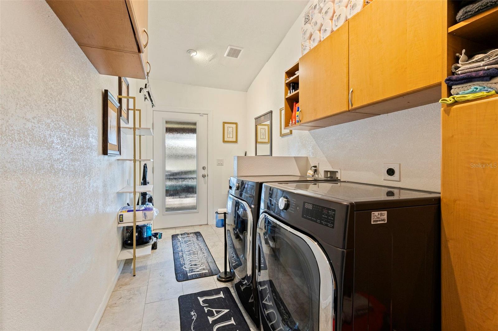 Image 26 of 42 For 649 16th Street Nw