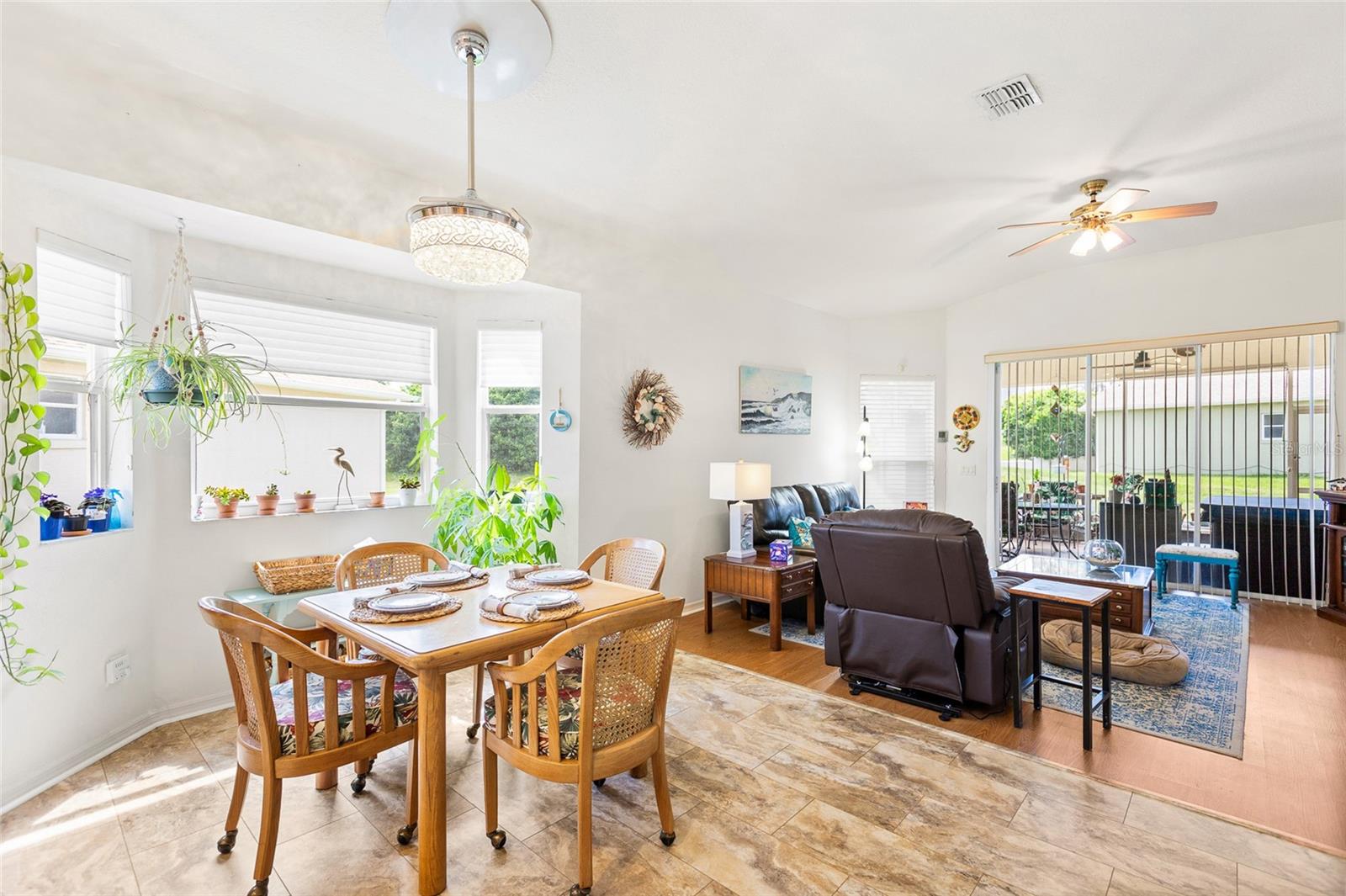 Image 13 of 52 For 1824 Zoe Court