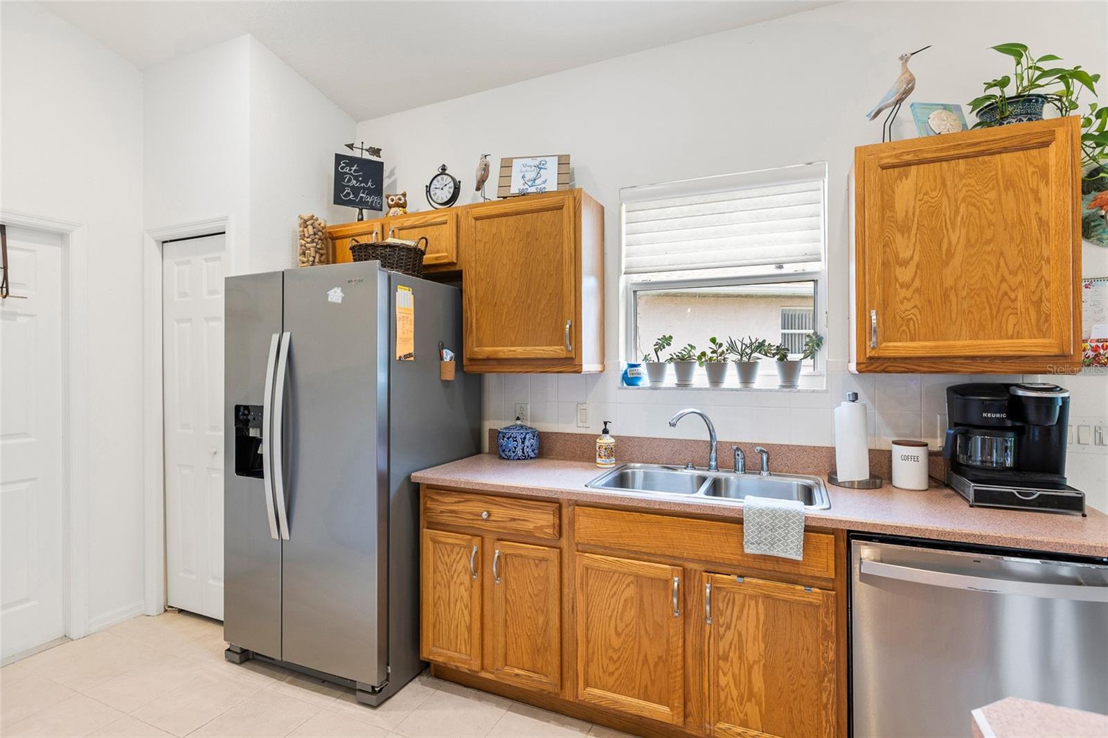 Image 21 of 52 For 1824 Zoe Court