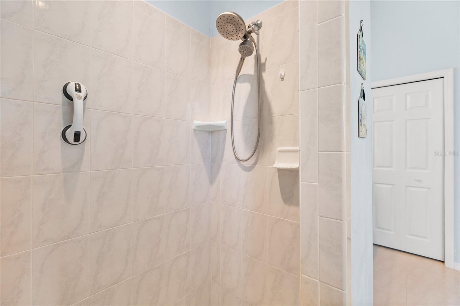 Image 27 of 52 For 1824 Zoe Court