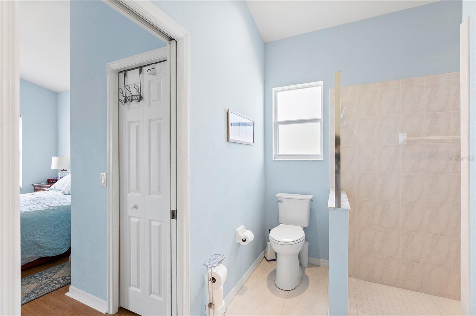 Image 28 of 52 For 1824 Zoe Court