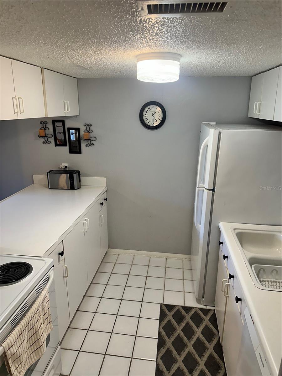 Image 18 of 59 For 4215 Bay Drive 1707a