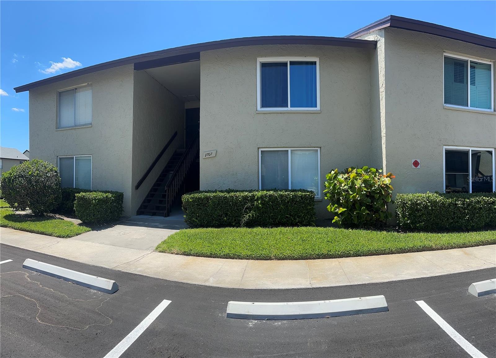 Image 2 of 59 For 4215 Bay Drive 1707a