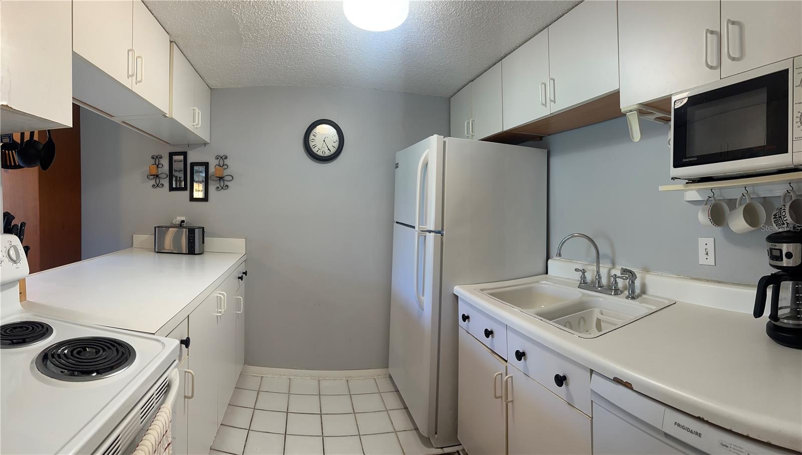 Image 22 of 59 For 4215 Bay Drive 1707a