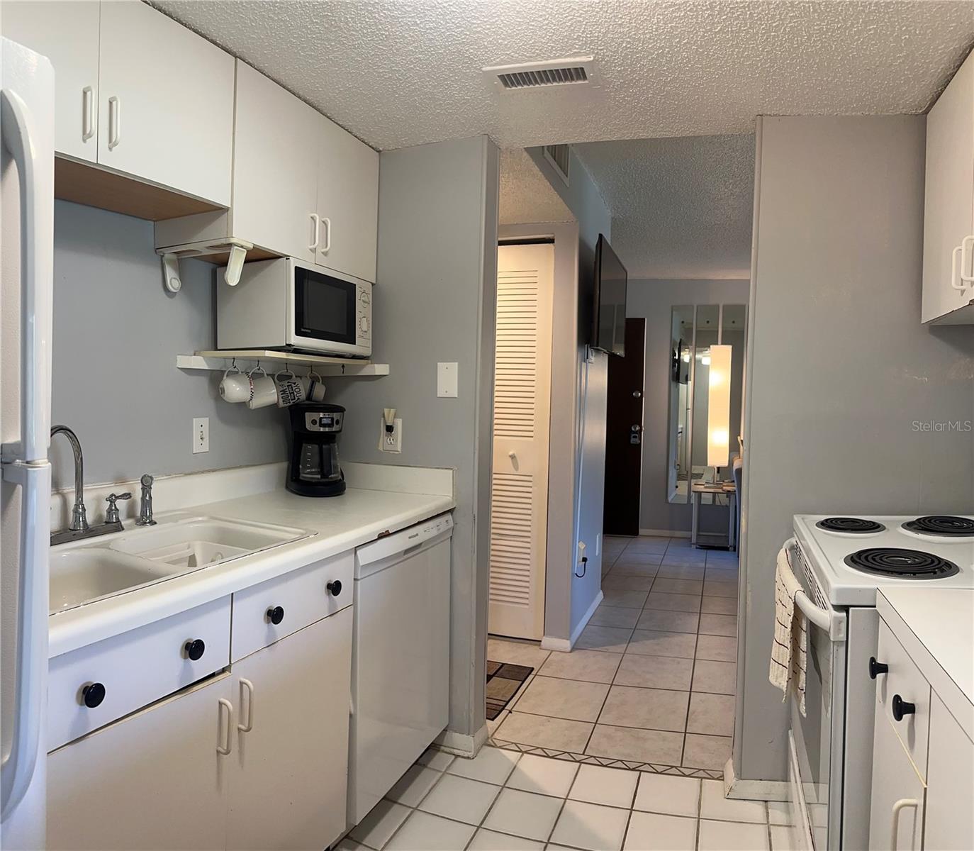 Image 23 of 59 For 4215 Bay Drive 1707a