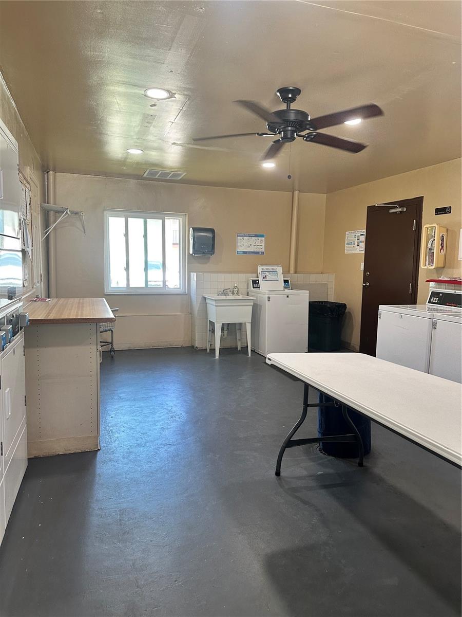 Image 46 of 59 For 4215 Bay Drive 1707a