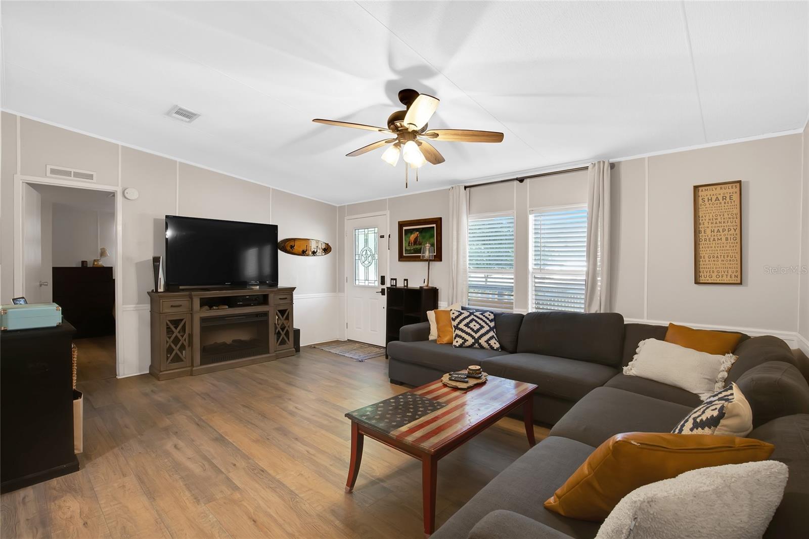 Image 3 of 26 For 5224 Shadyglen Drive