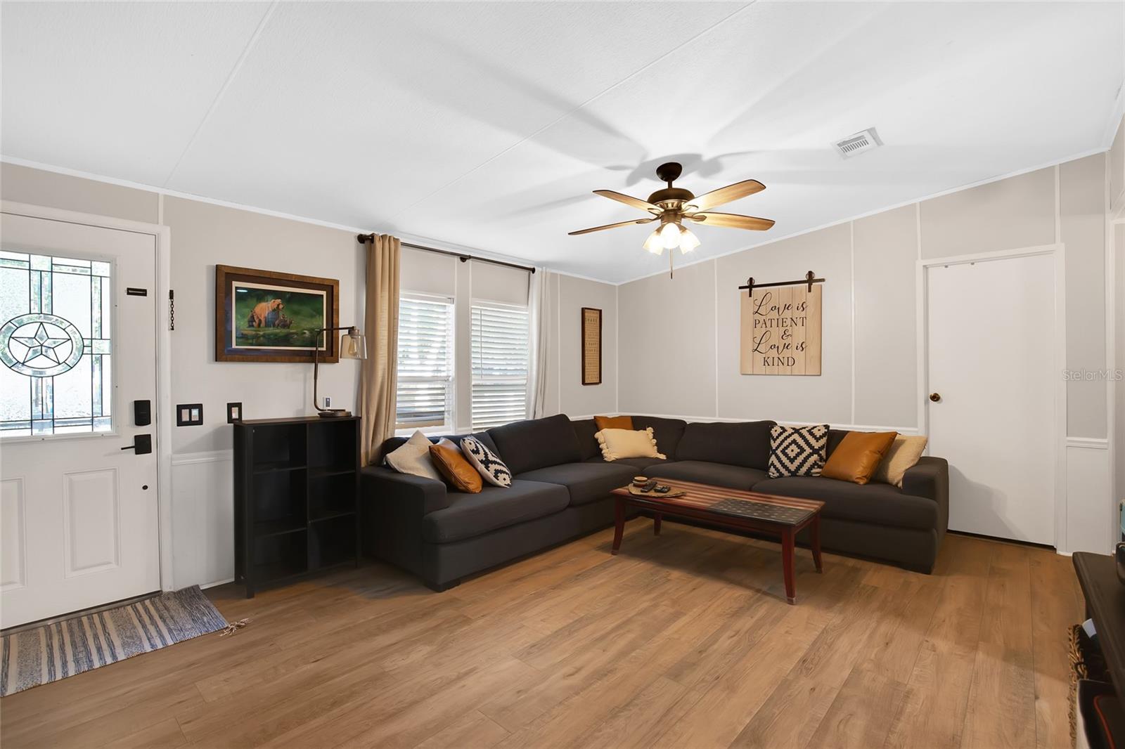 Image 4 of 26 For 5224 Shadyglen Drive