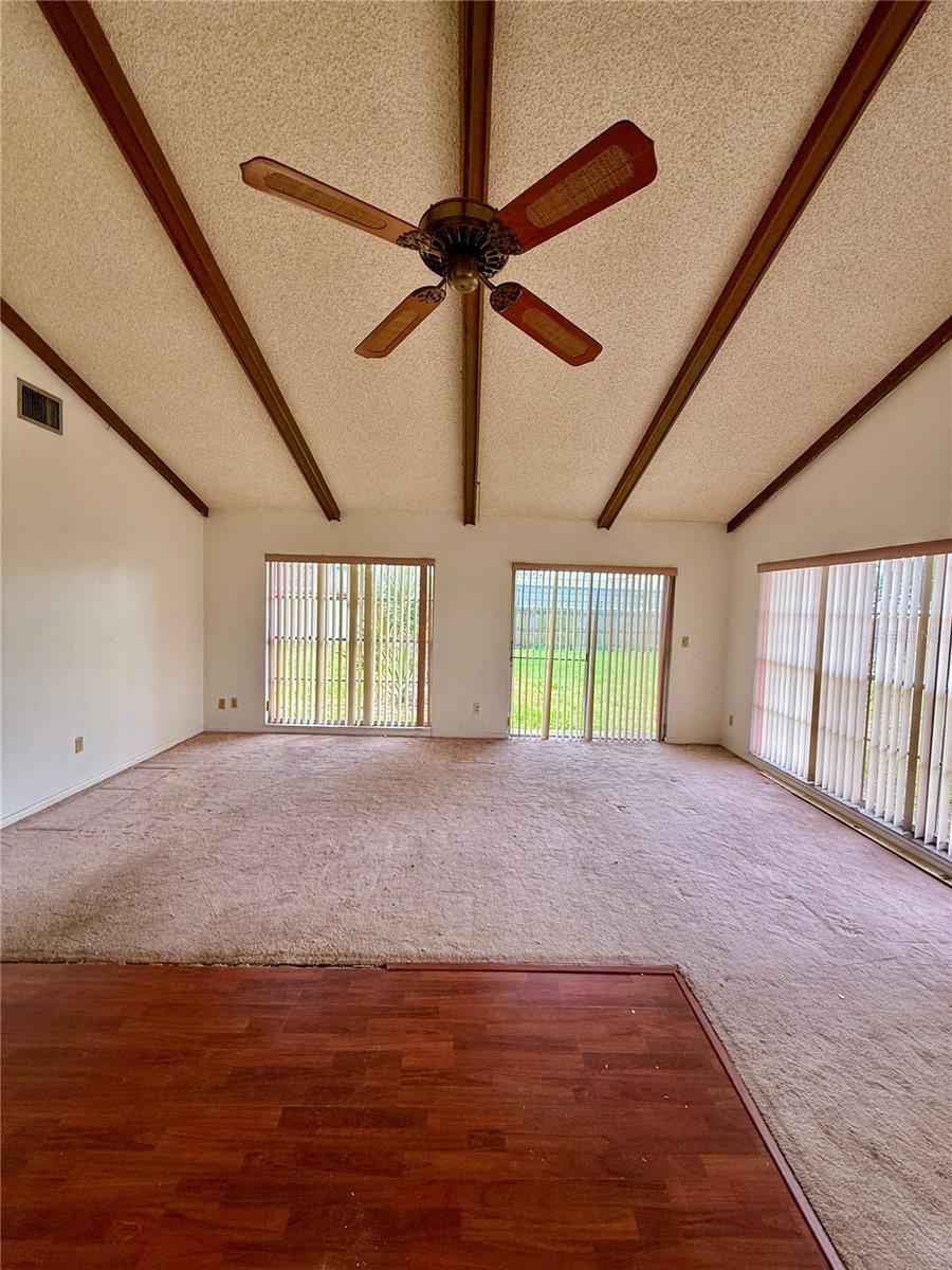 Listing photo id 10 for 7314 Woodhall Court