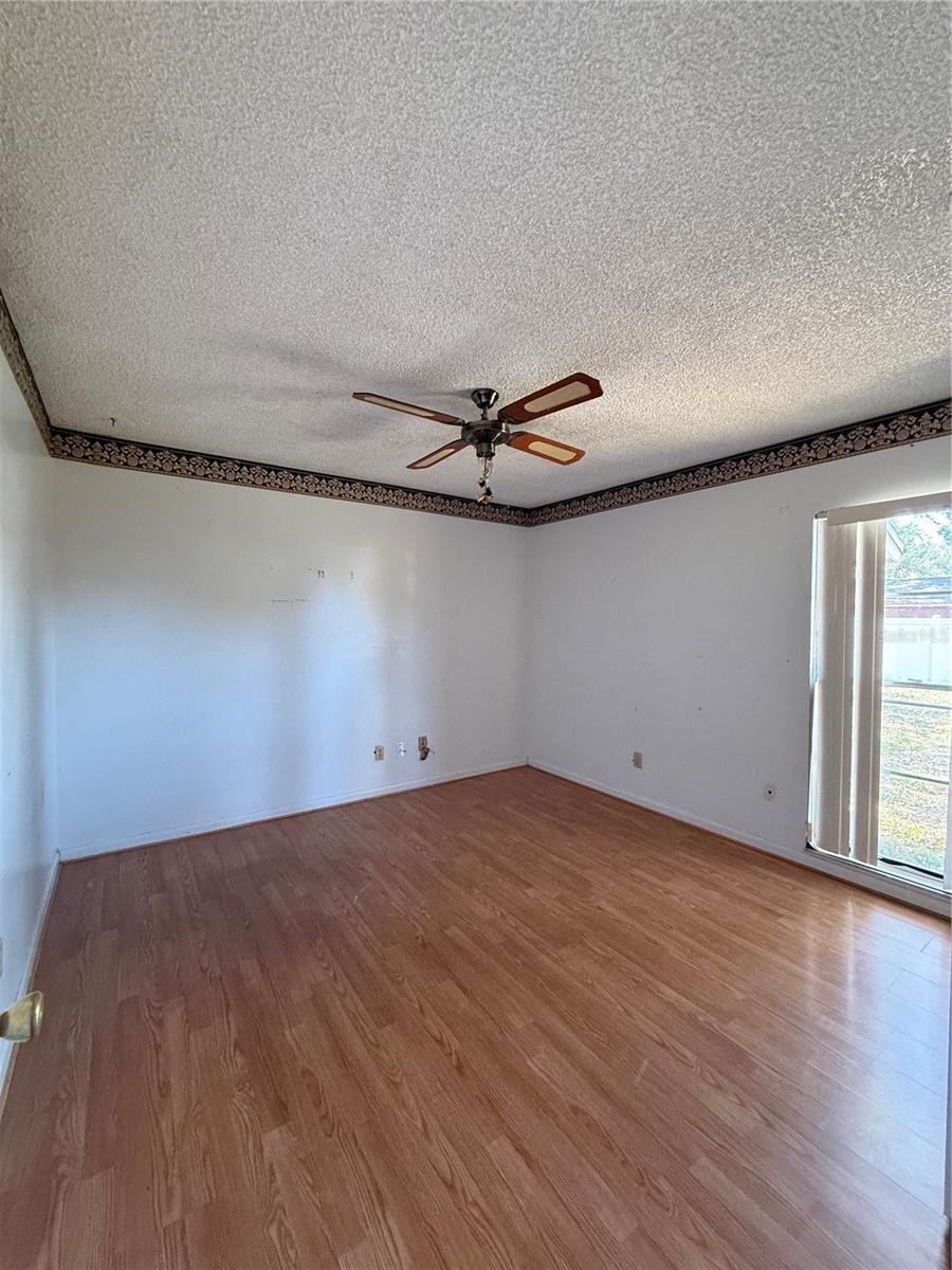 Listing photo id 11 for 7314 Woodhall Court