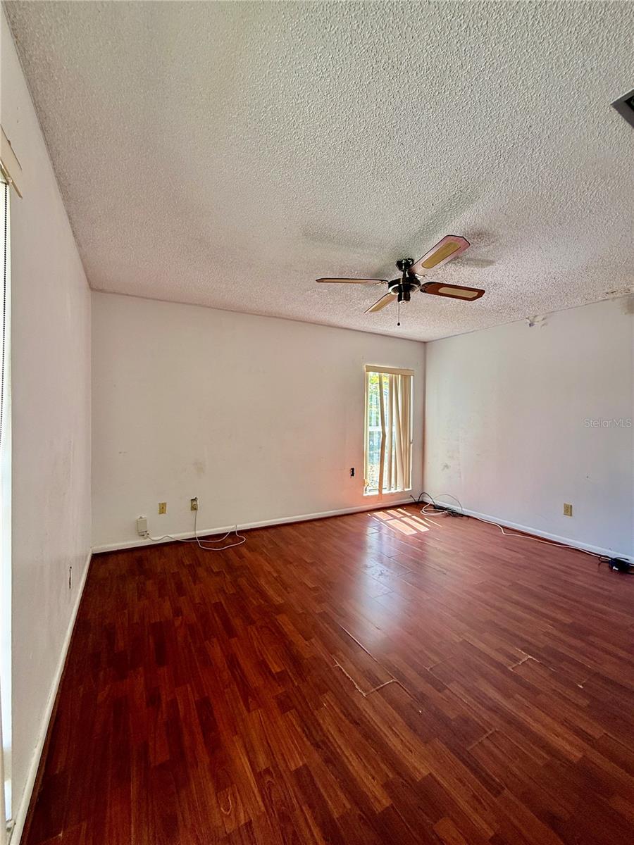 Listing photo id 14 for 7314 Woodhall Court