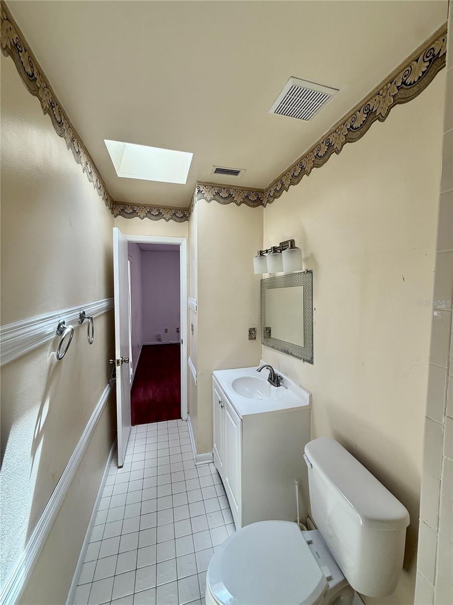 Listing photo id 16 for 7314 Woodhall Court