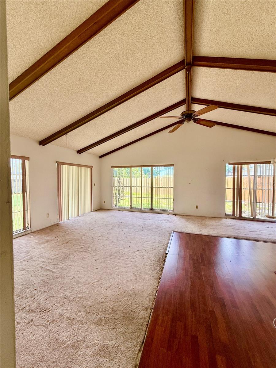 Listing photo id 0 for 7314 Woodhall Court