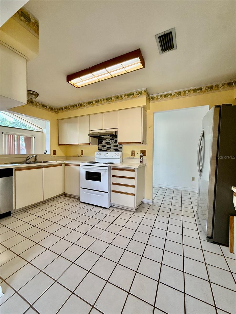 Listing photo id 21 for 7314 Woodhall Court