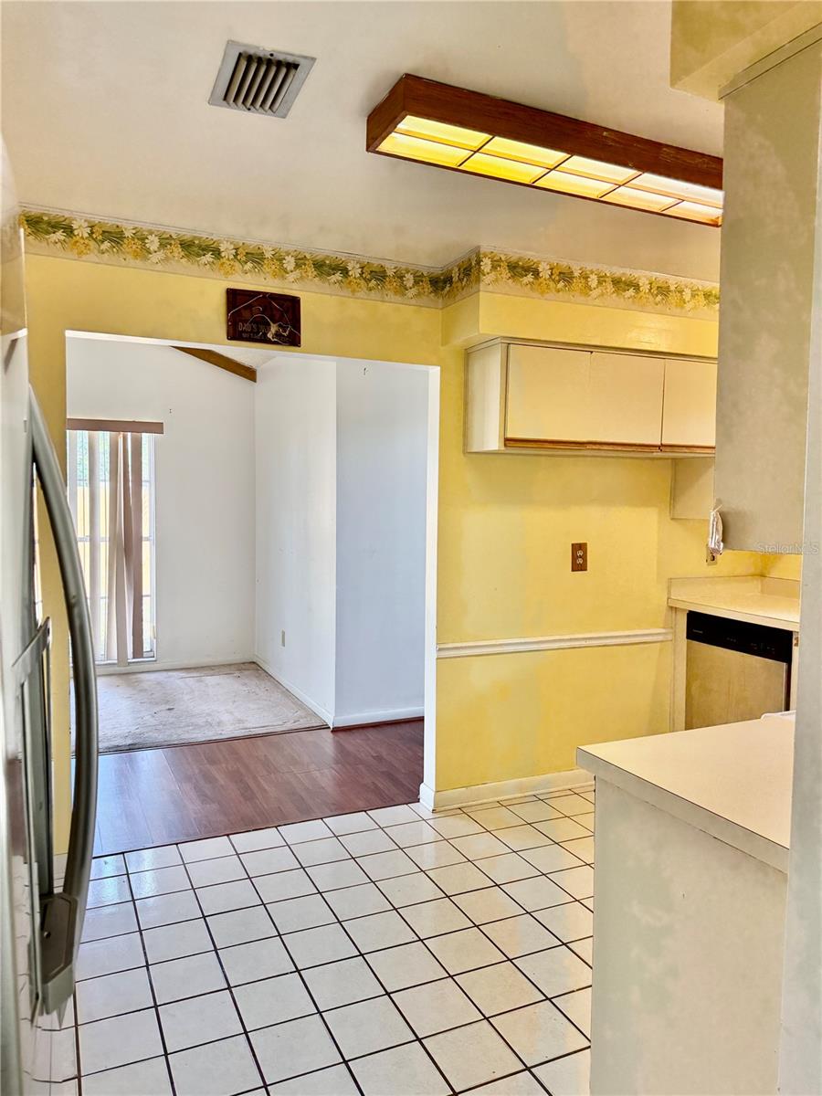 Listing photo id 26 for 7314 Woodhall Court