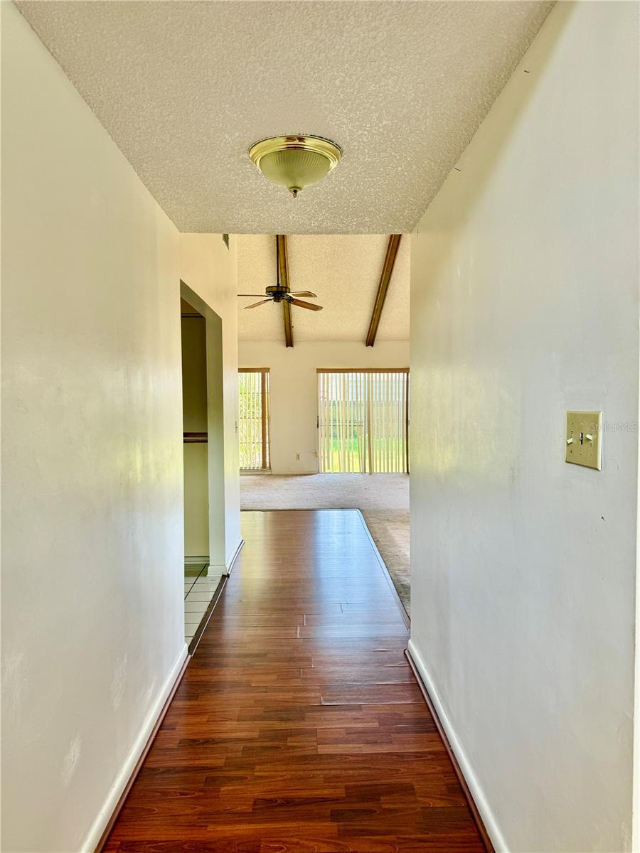Listing photo id 28 for 7314 Woodhall Court