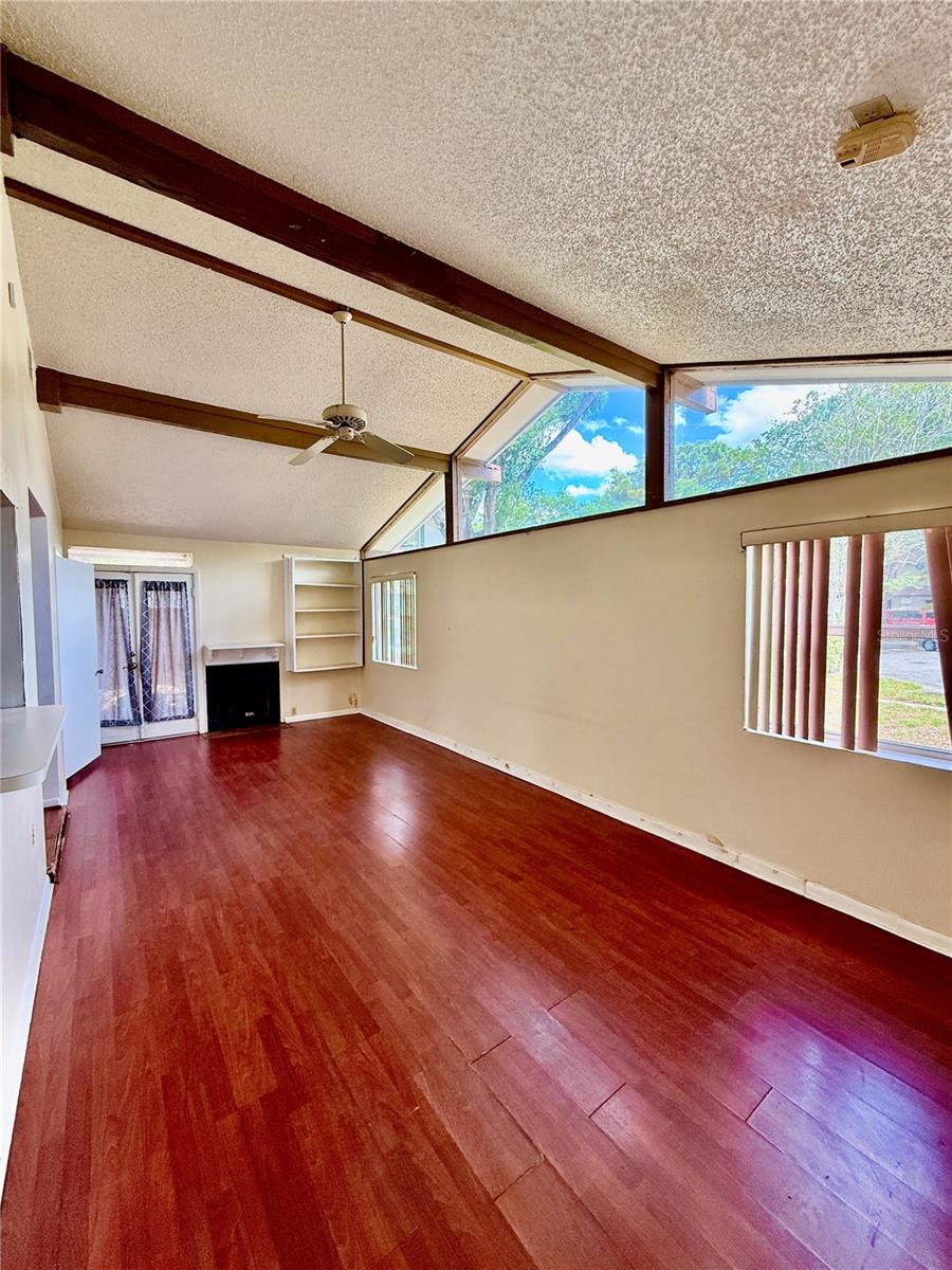 Listing photo id 29 for 7314 Woodhall Court