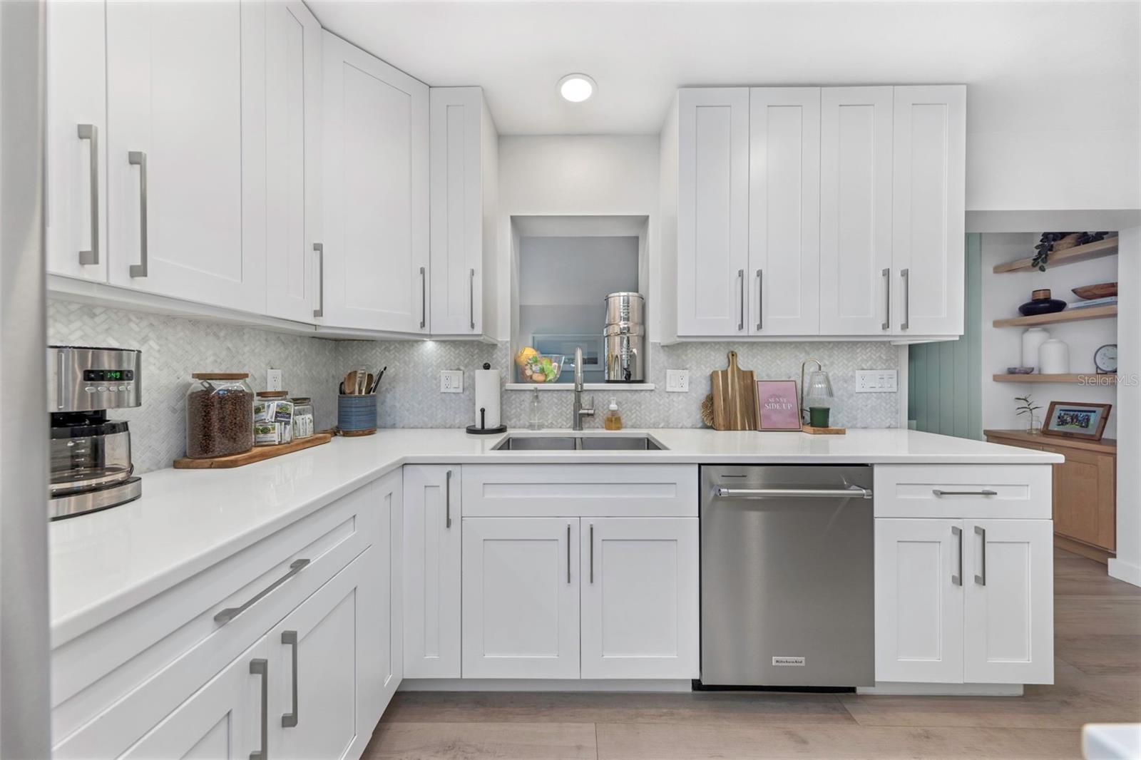 Image 10 of 36 For 1098 Phyllis Avenue