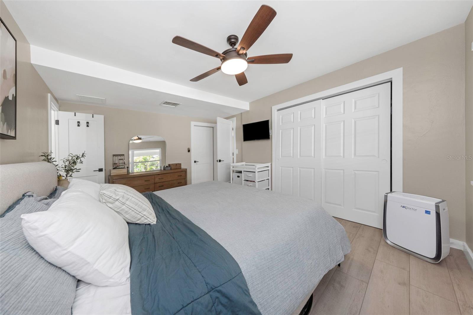 Image 13 of 36 For 1098 Phyllis Avenue