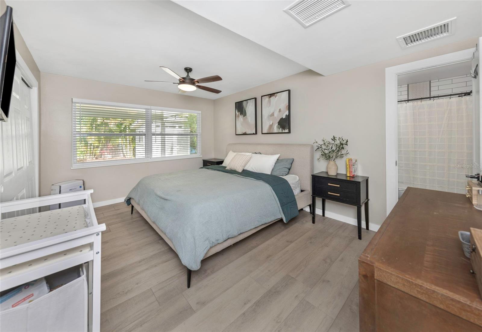 Image 14 of 36 For 1098 Phyllis Avenue