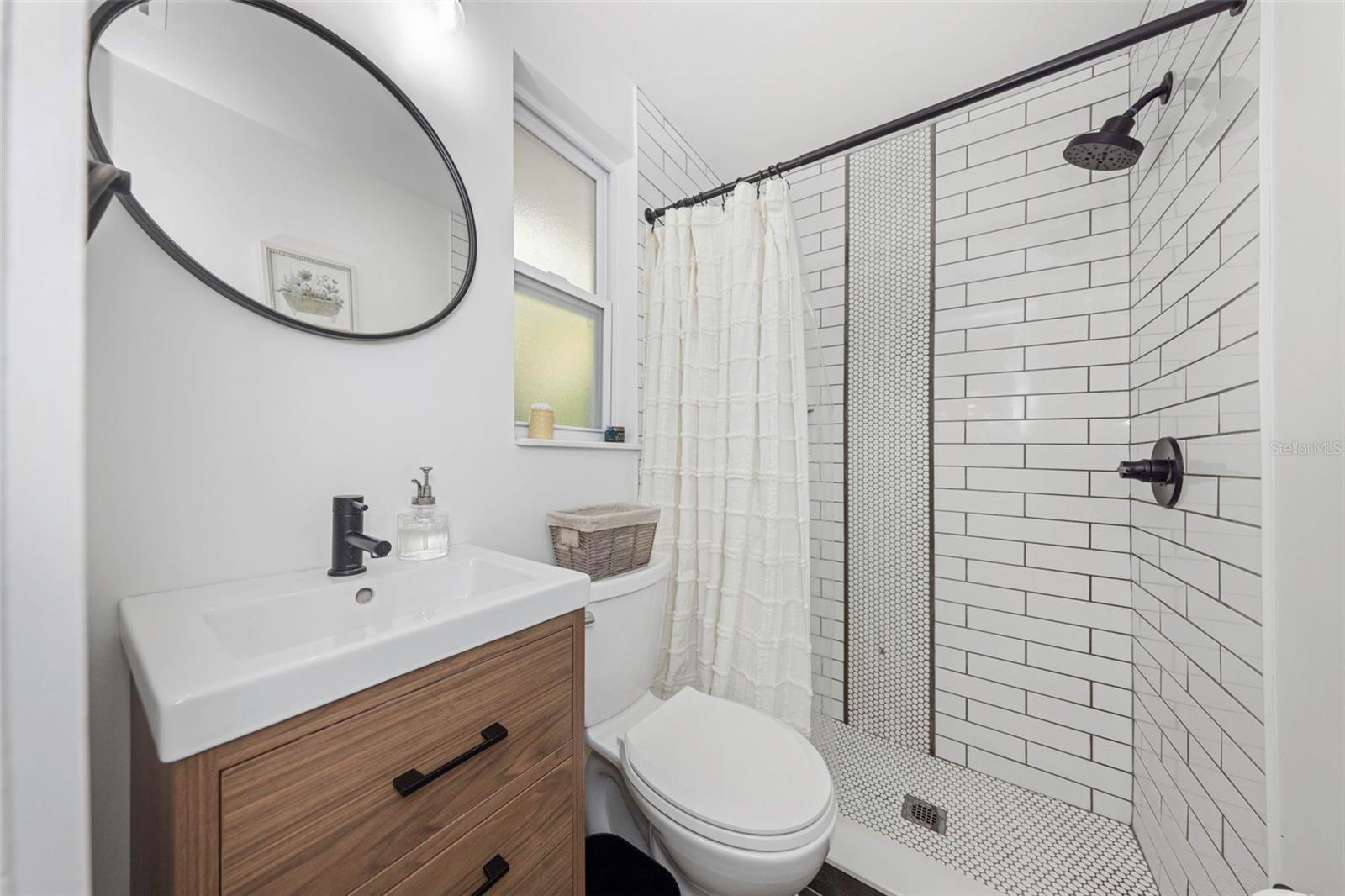 Image 15 of 36 For 1098 Phyllis Avenue