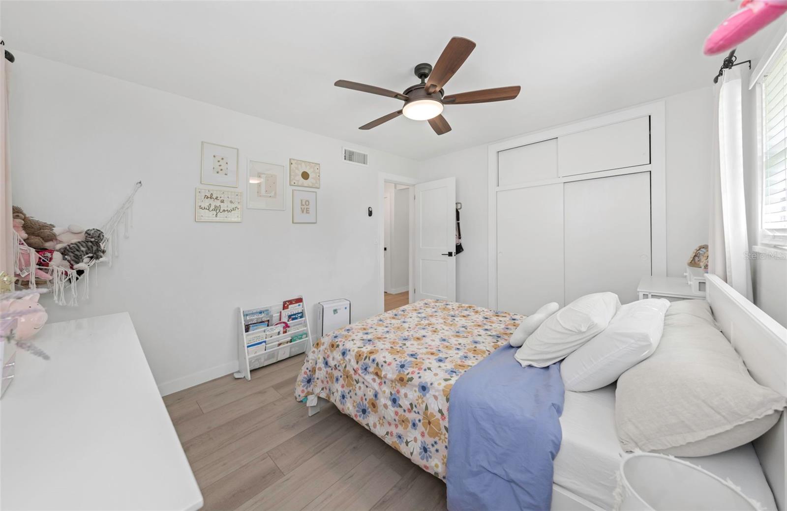 Image 17 of 36 For 1098 Phyllis Avenue