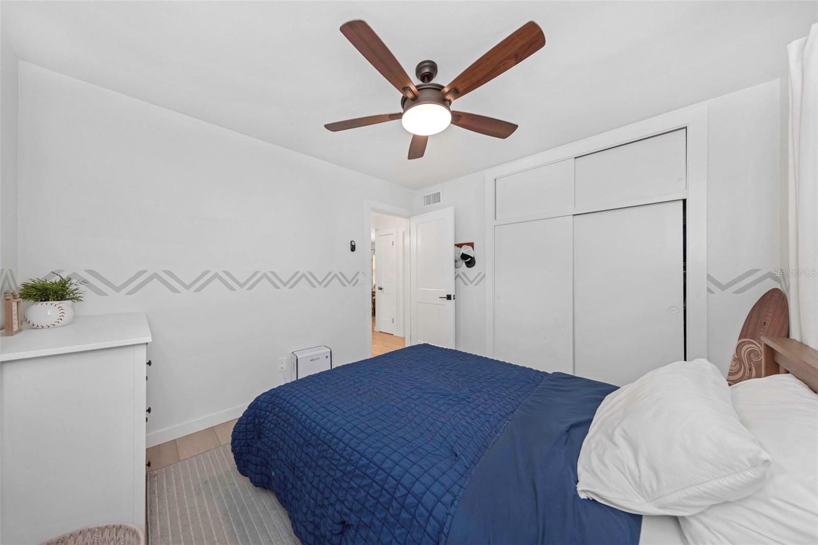 Image 19 of 36 For 1098 Phyllis Avenue