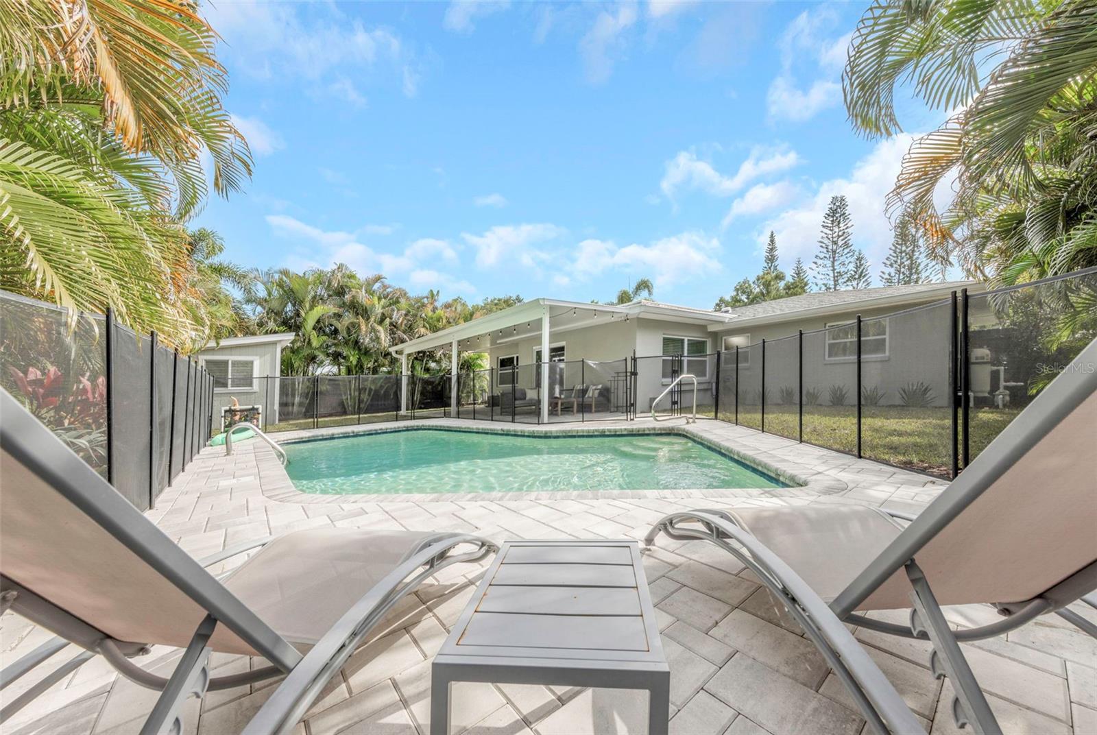 Image 3 of 36 For 1098 Phyllis Avenue