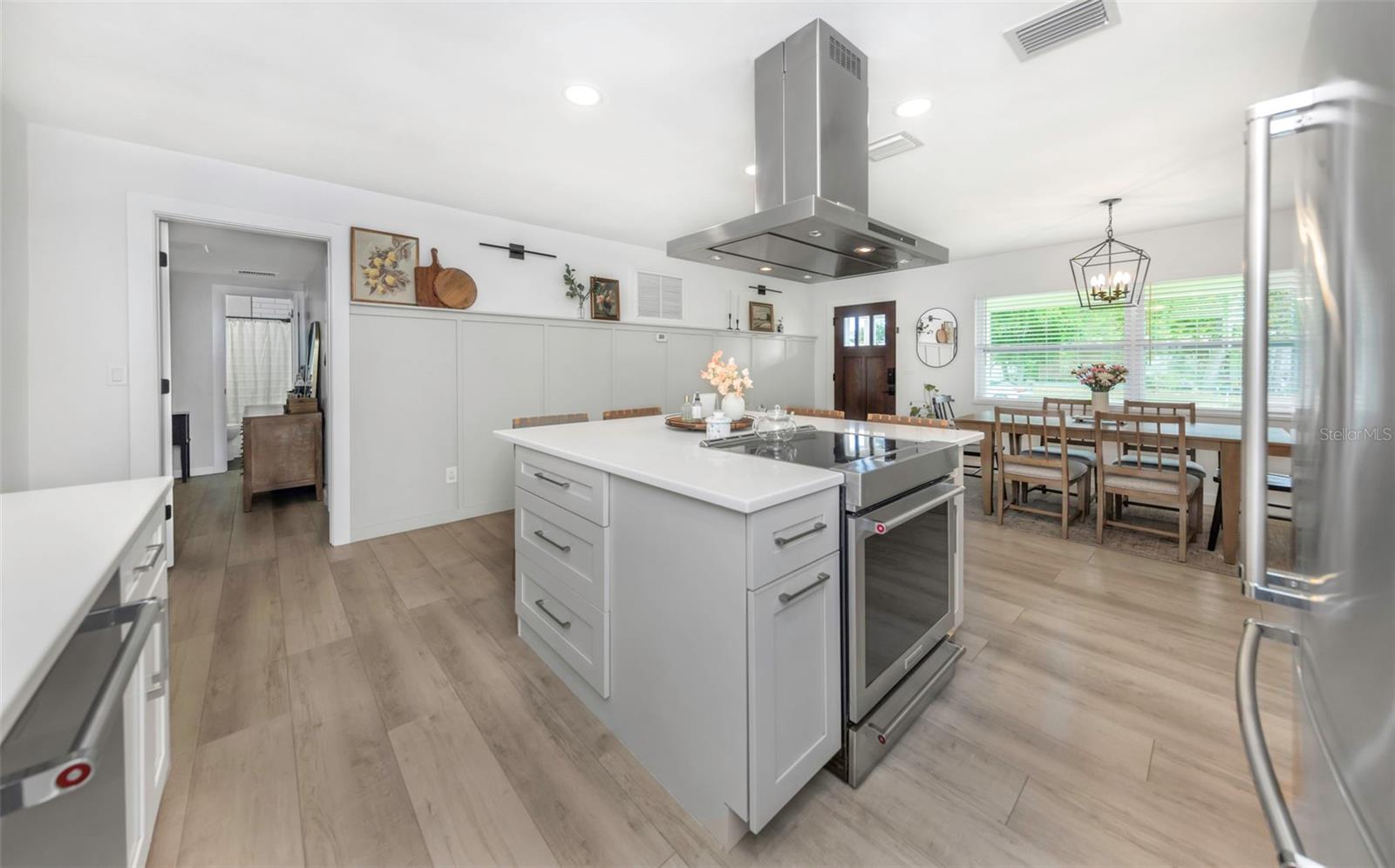 Image 9 of 36 For 1098 Phyllis Avenue