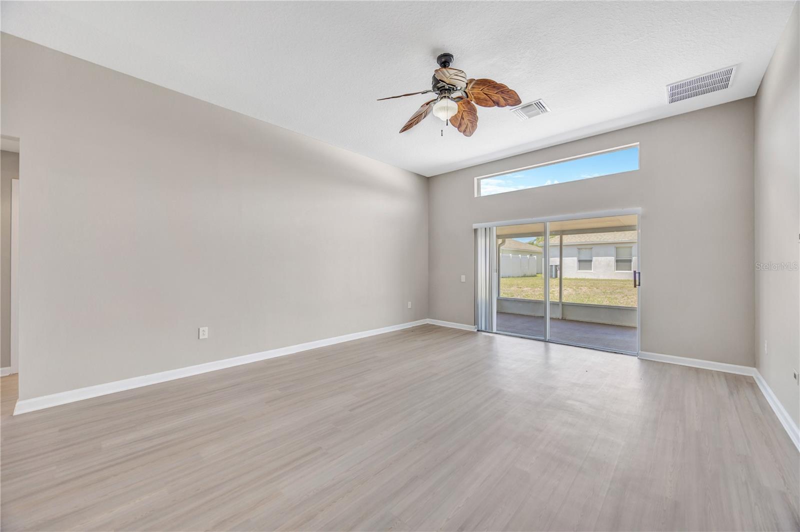 Image 12 of 63 For 30435 Annadale Drive