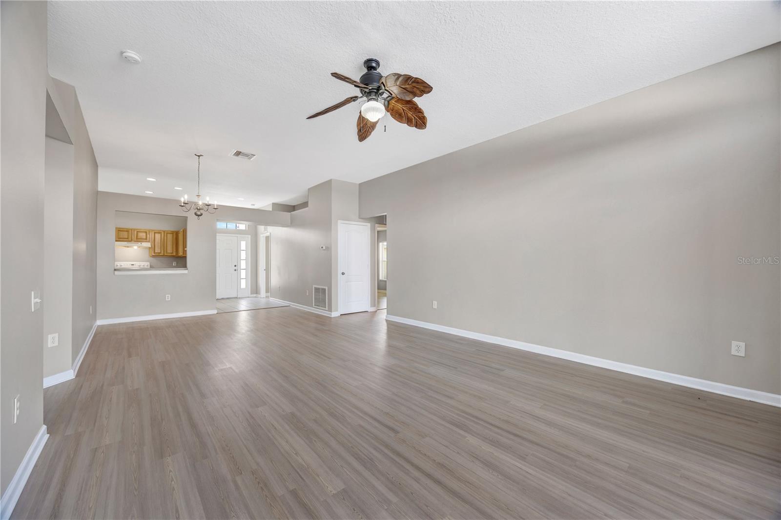 Image 15 of 63 For 30435 Annadale Drive