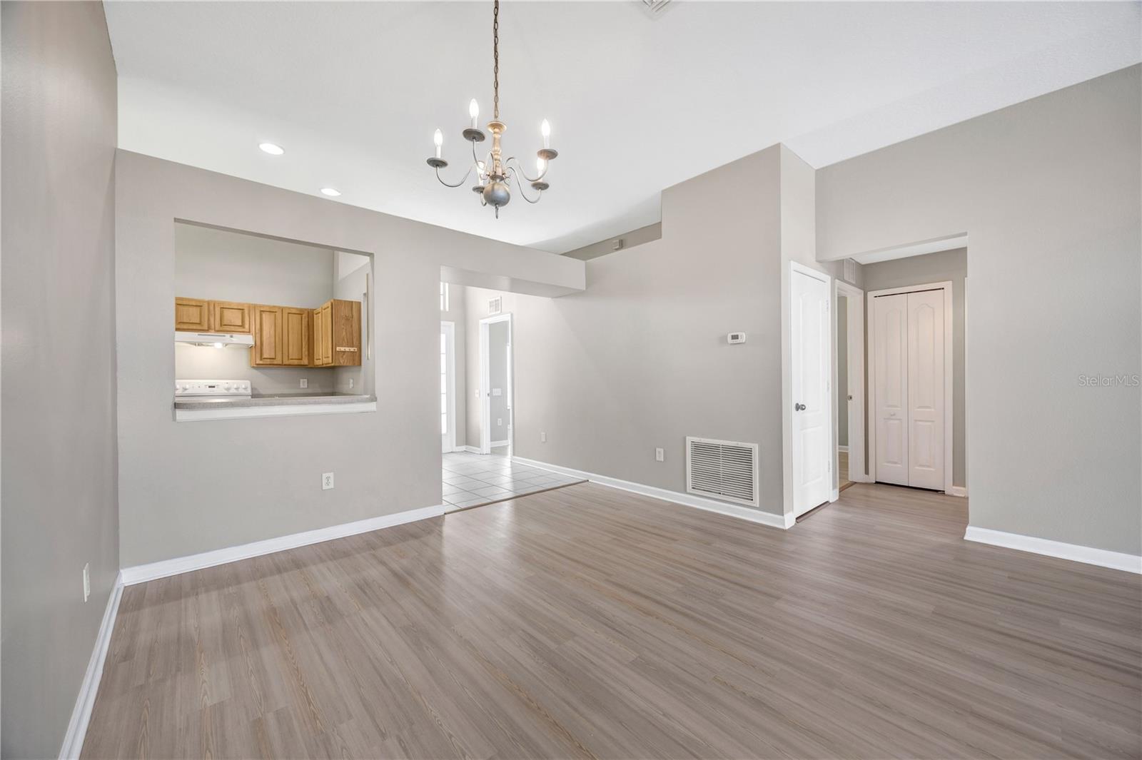Image 17 of 63 For 30435 Annadale Drive