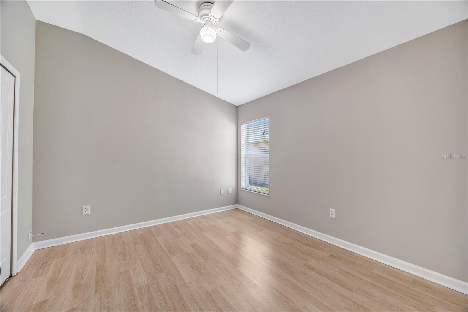 Image 26 of 63 For 30435 Annadale Drive
