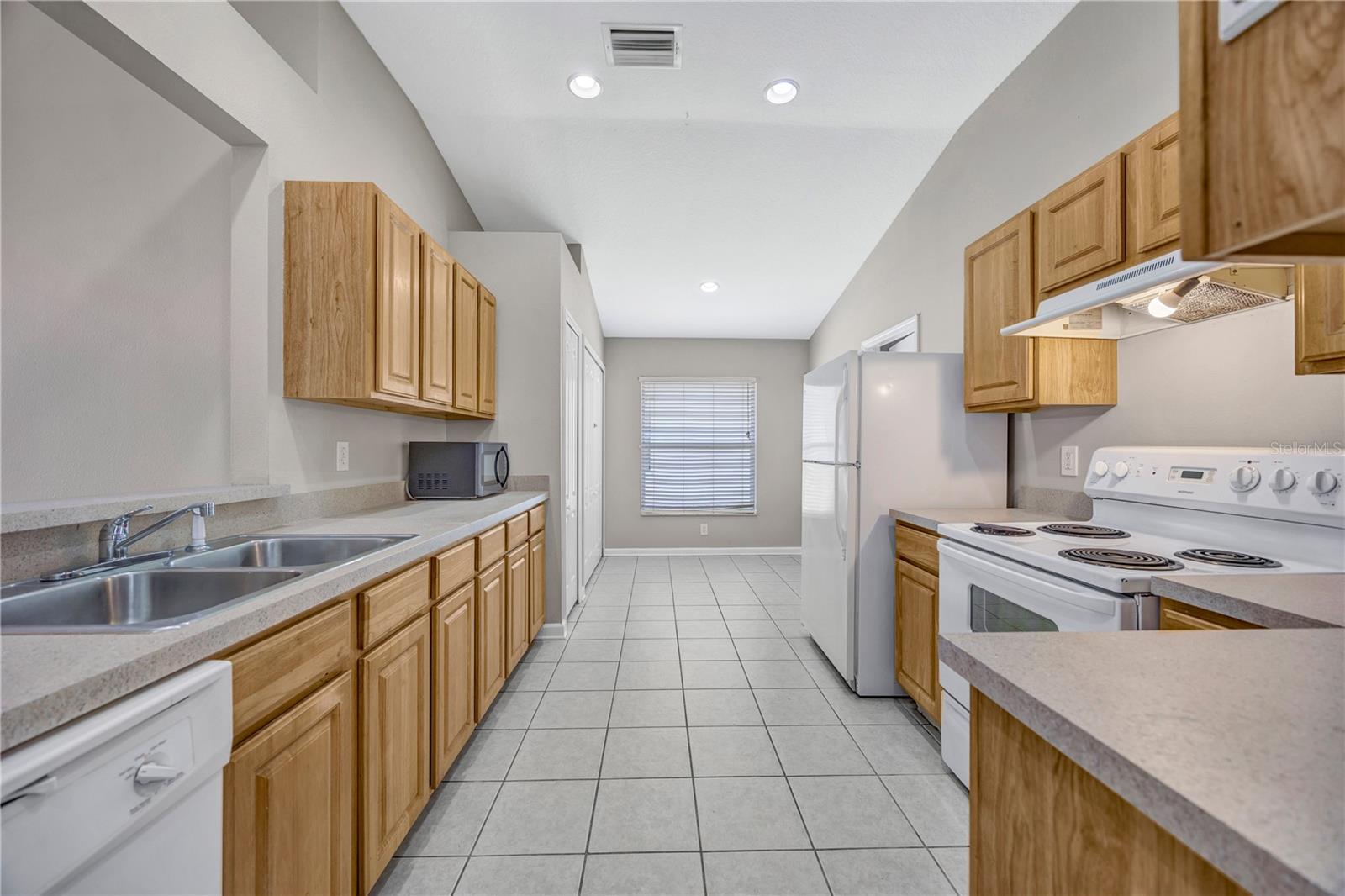 Image 6 of 63 For 30435 Annadale Drive