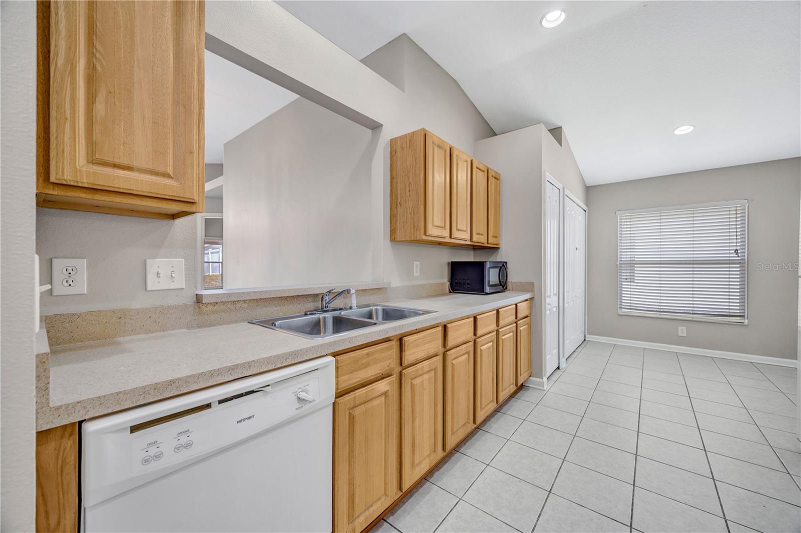 Image 7 of 63 For 30435 Annadale Drive