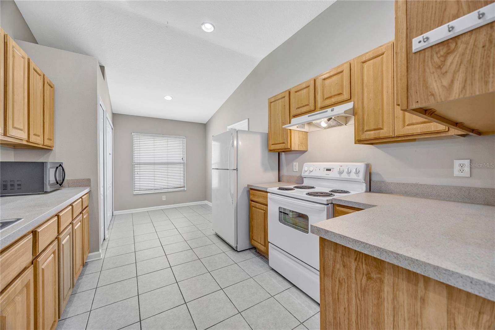 Image 8 of 63 For 30435 Annadale Drive