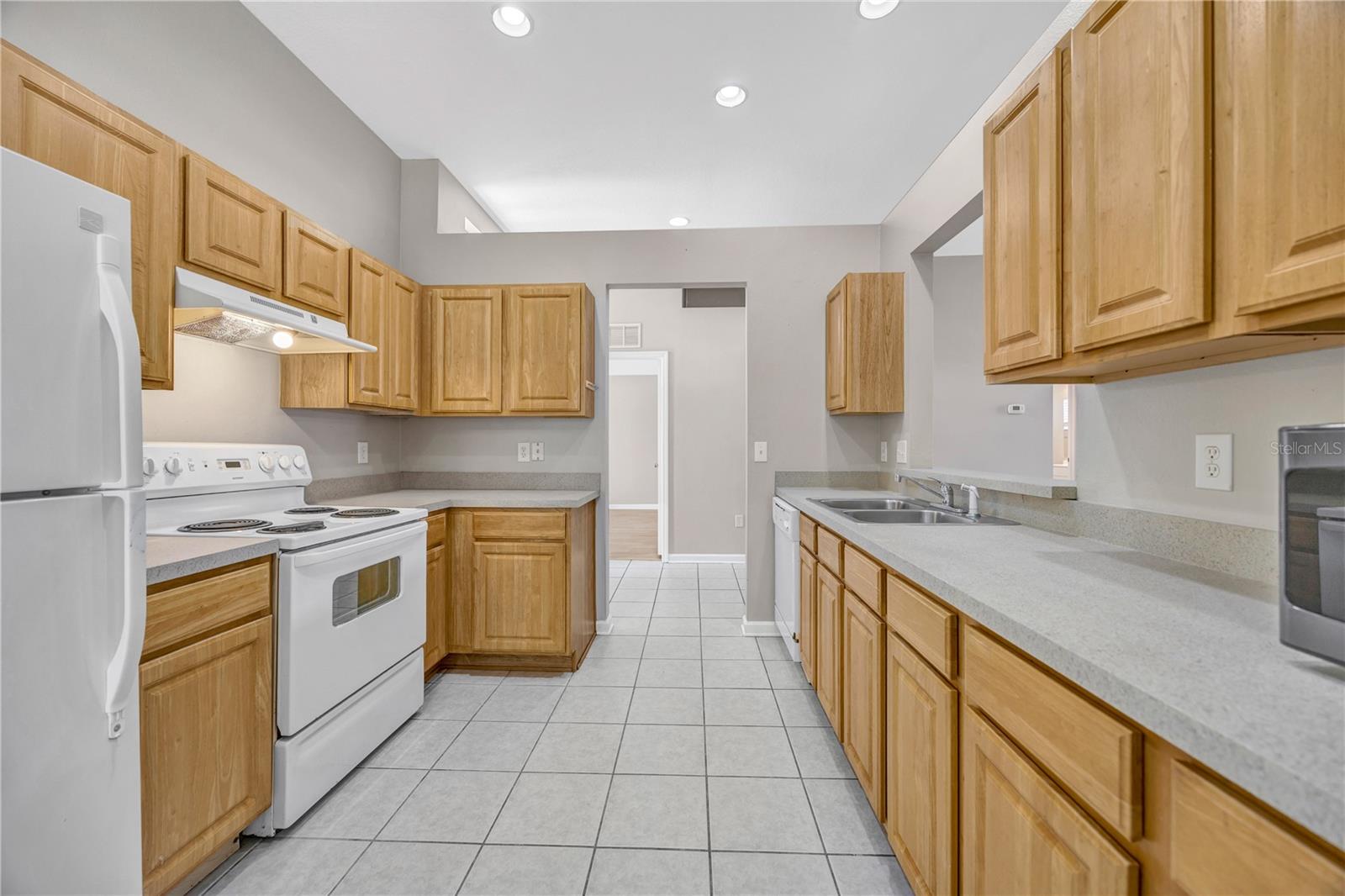 Image 9 of 63 For 30435 Annadale Drive