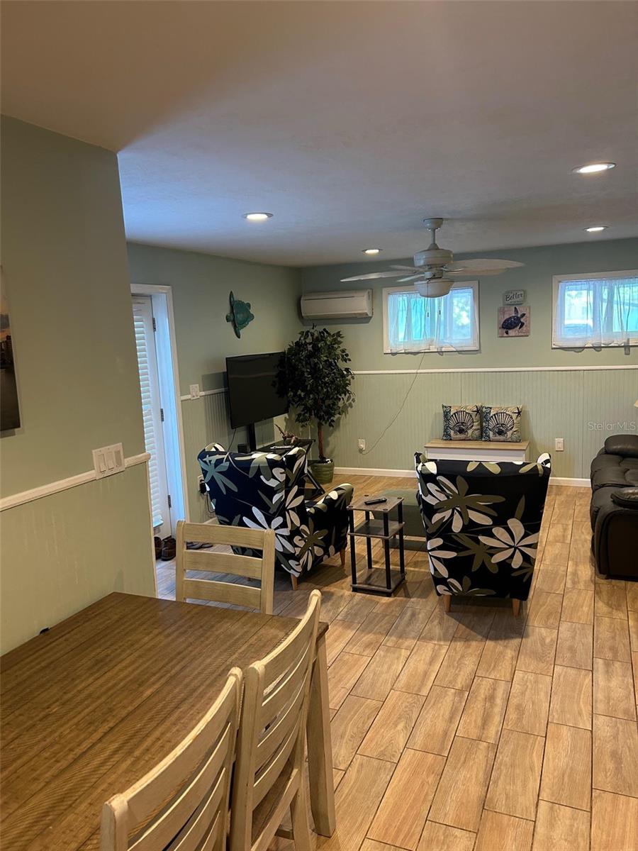 Image 9 of 19 For 770 Bay Esplanade  2