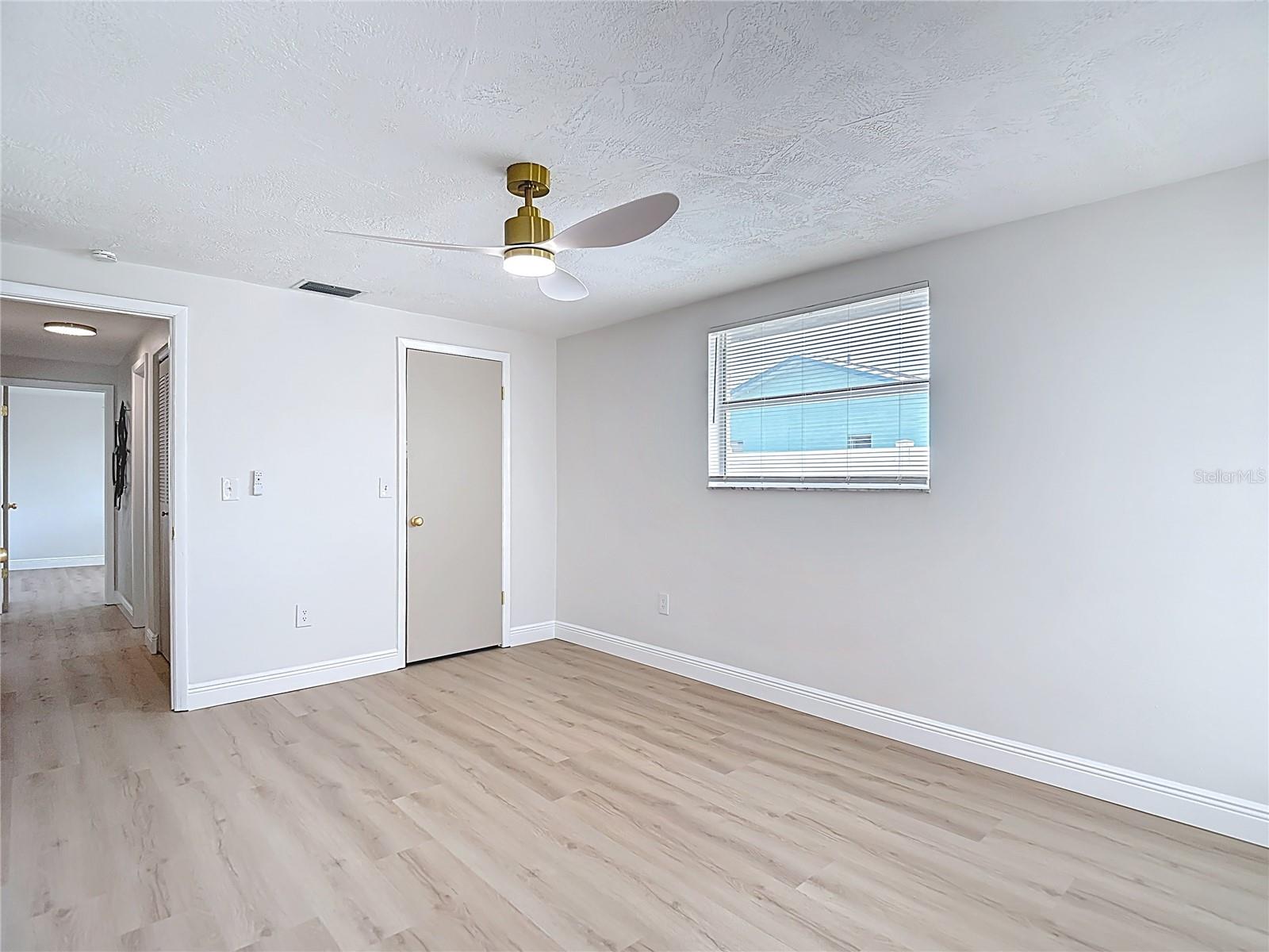 Image 21 of 39 For 8635 Gum Tree Avenue