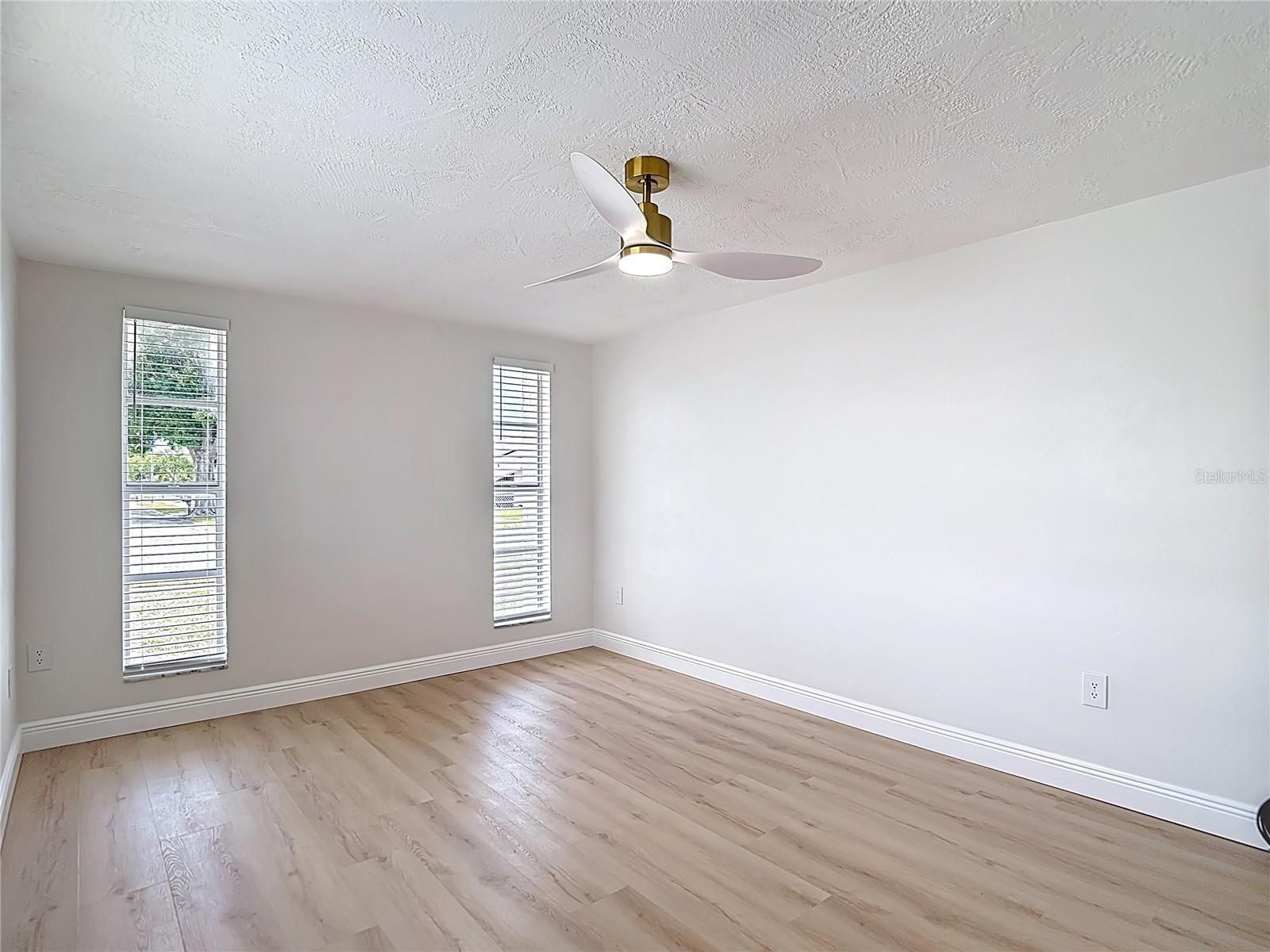 Image 22 of 39 For 8635 Gum Tree Avenue