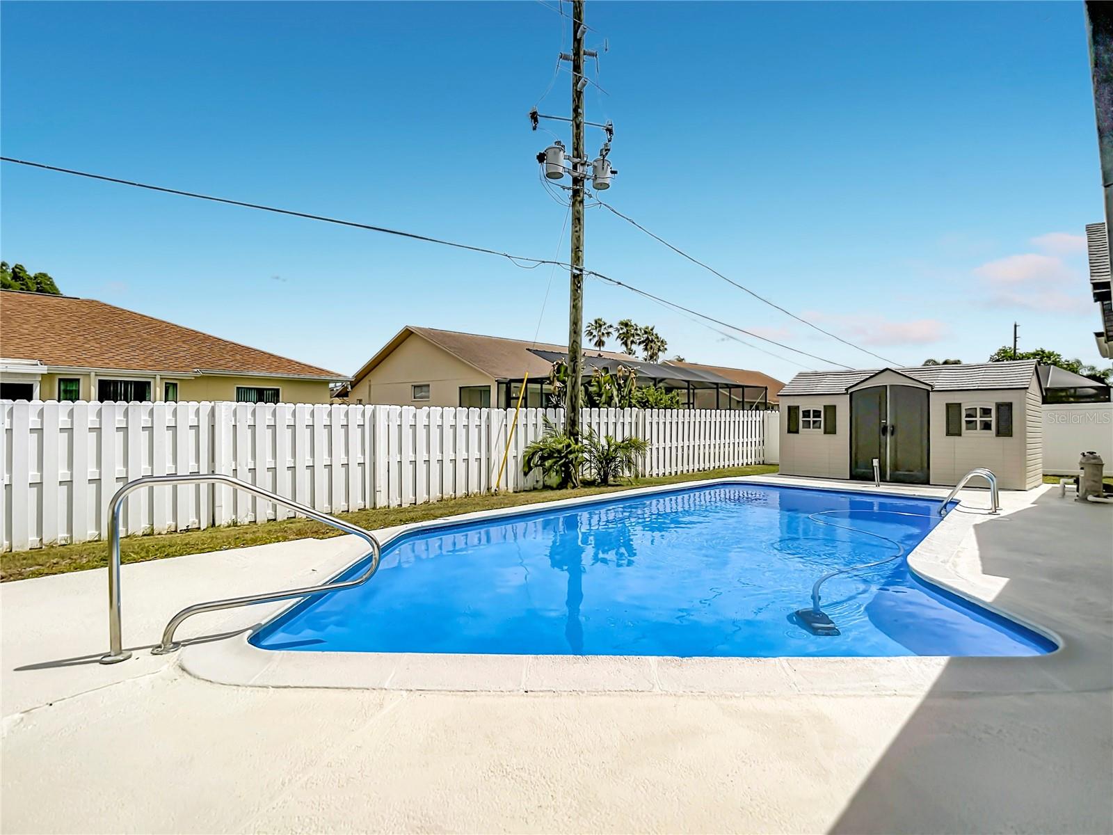 Image 25 of 39 For 8635 Gum Tree Avenue