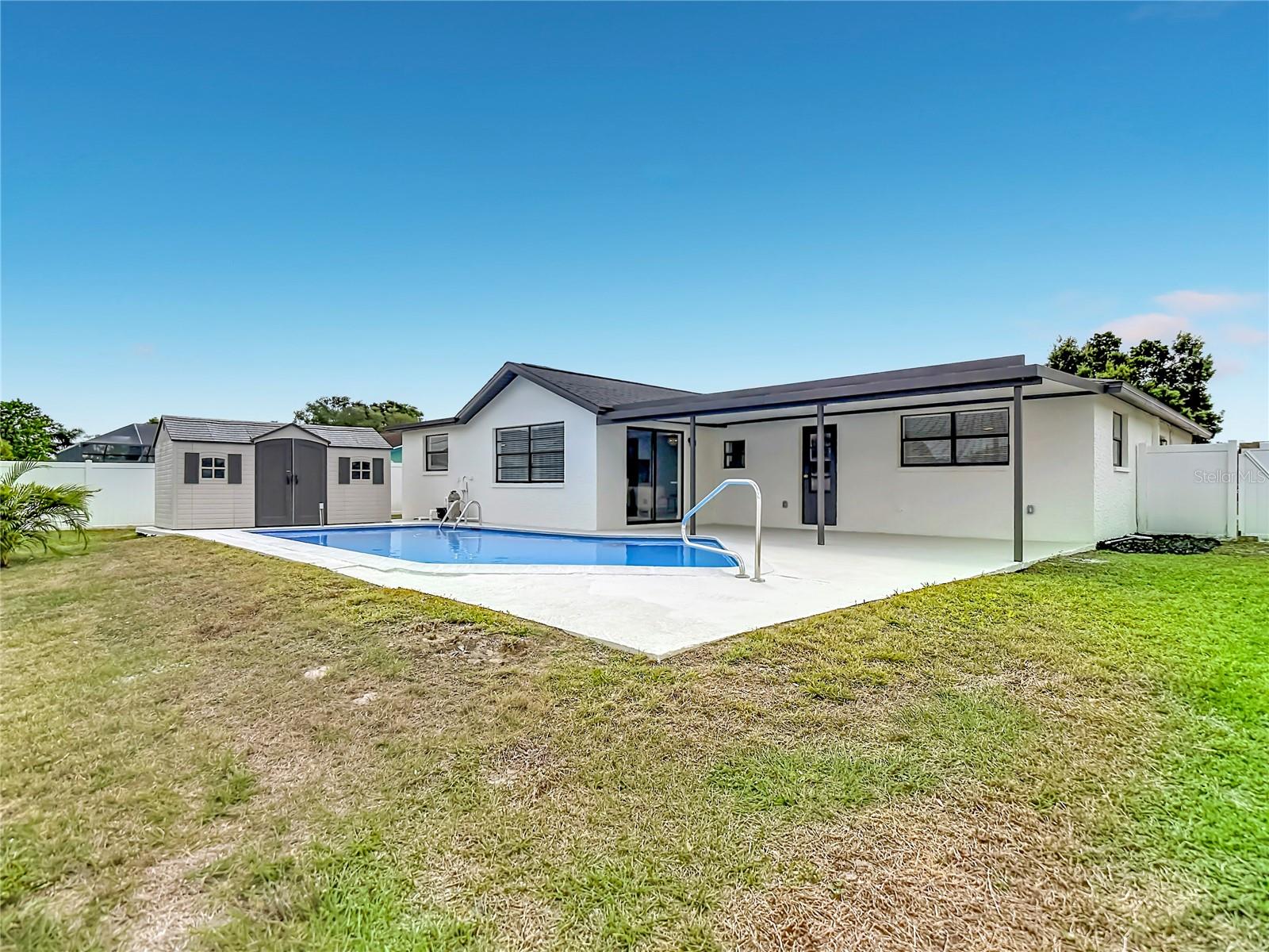 Image 31 of 39 For 8635 Gum Tree Avenue