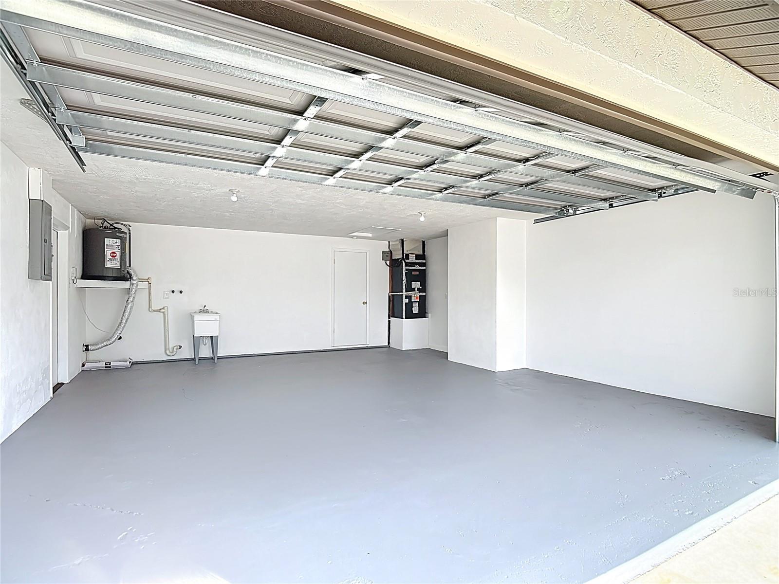 Image 37 of 39 For 8635 Gum Tree Avenue