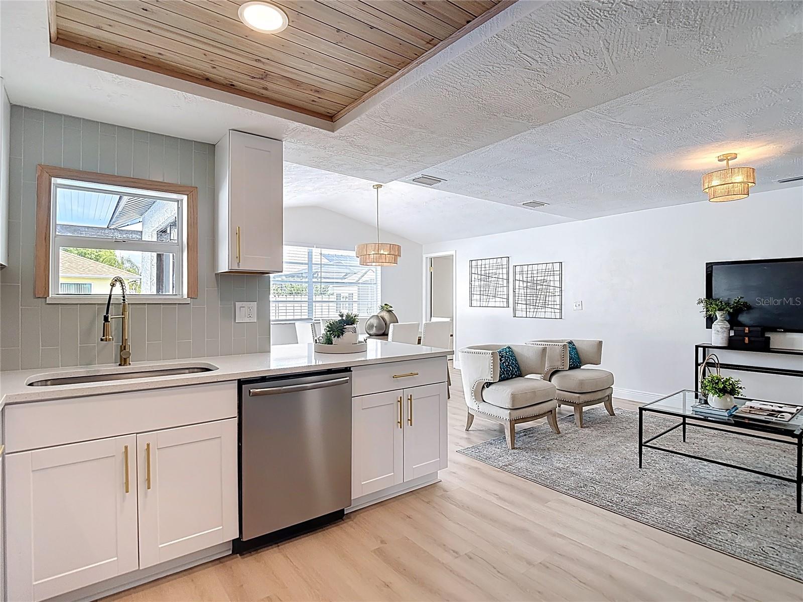 Image 7 of 39 For 8635 Gum Tree Avenue