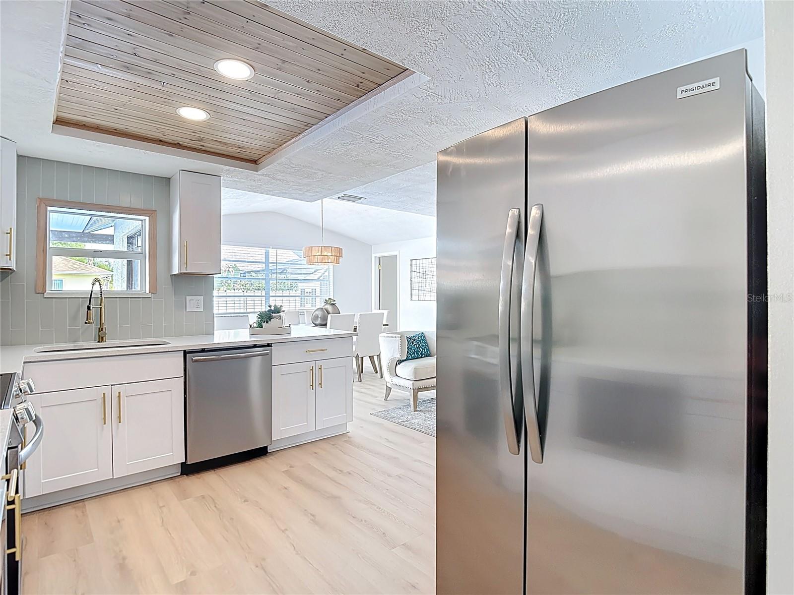 Image 9 of 39 For 8635 Gum Tree Avenue