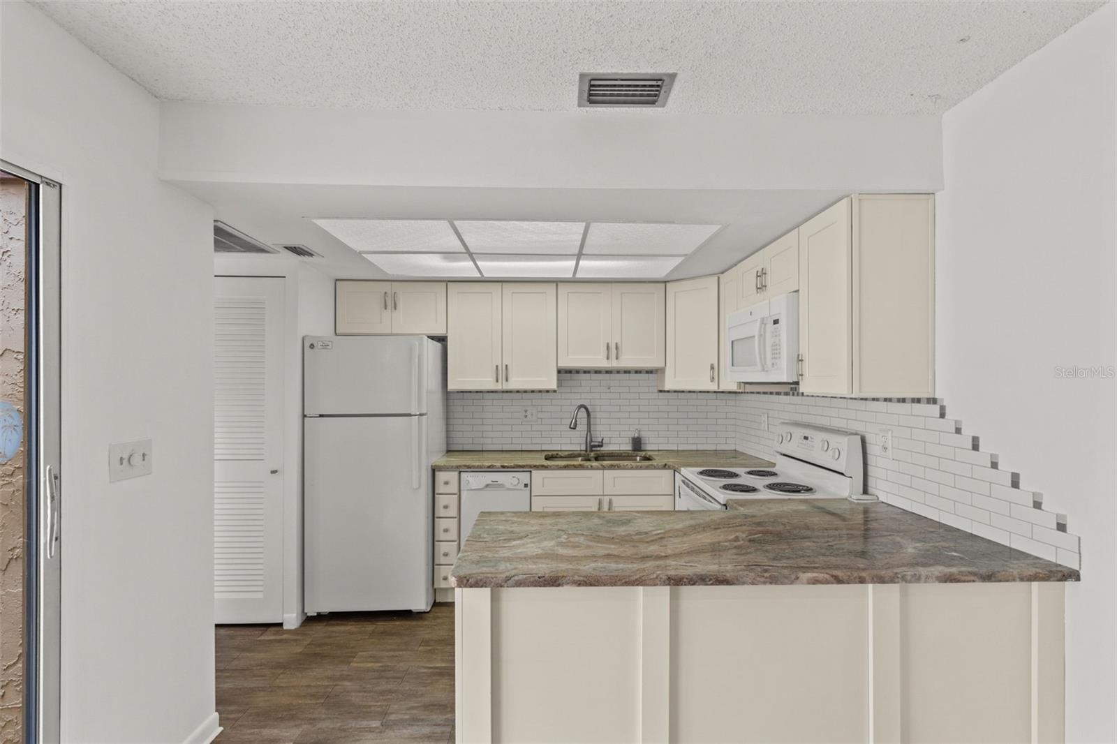 Image 9 of 35 For 1163 Orange Tree Circle W D