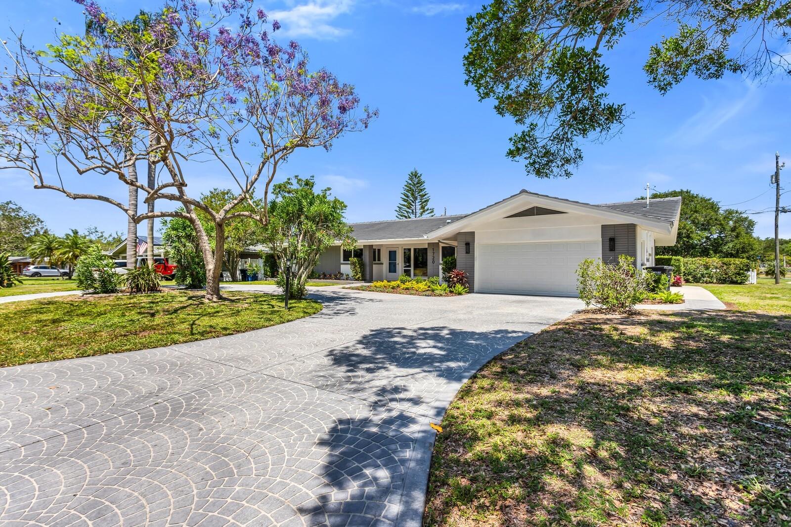 Image 2 of 36 For 1720 Brentwood Drive