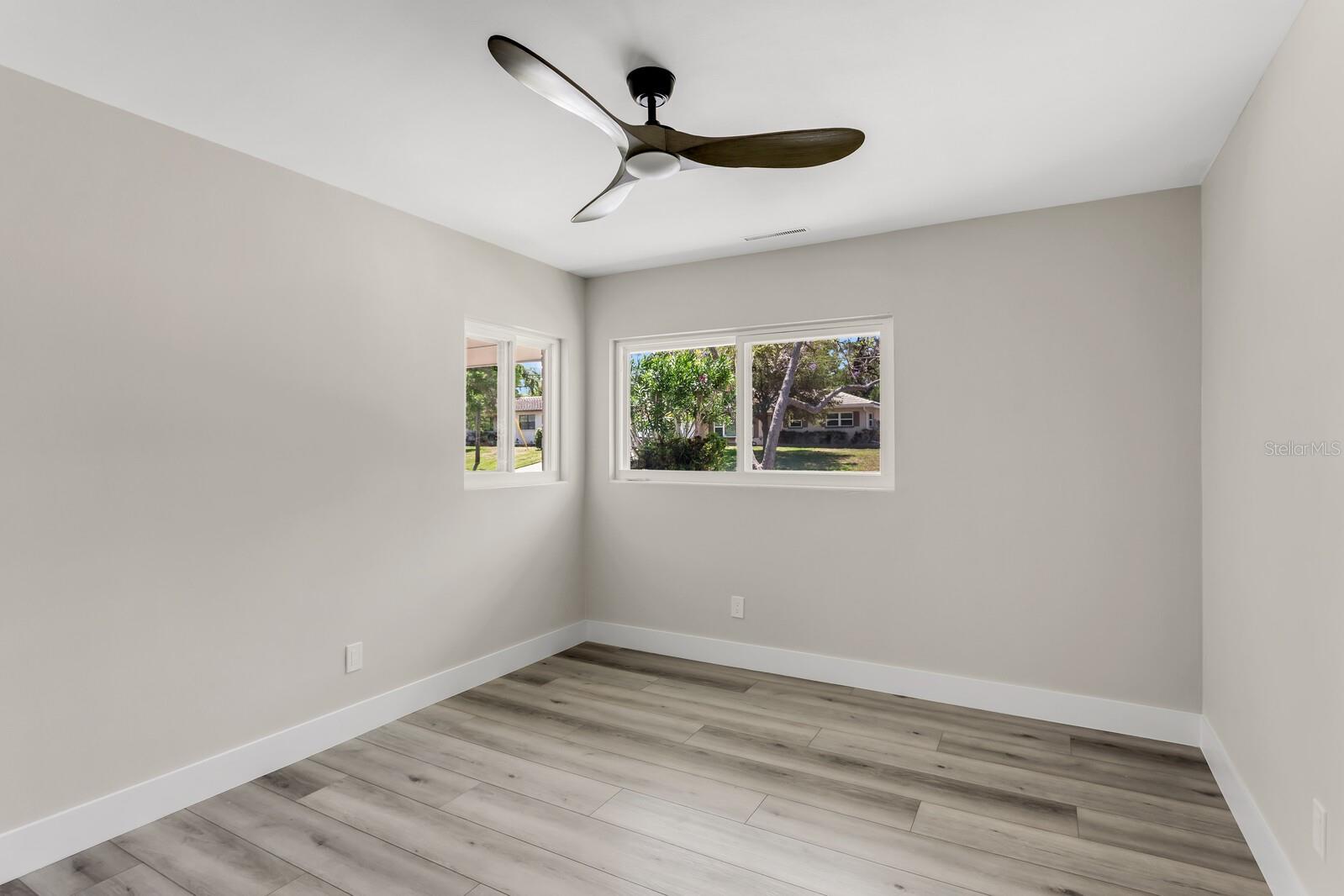 Image 30 of 36 For 1720 Brentwood Drive