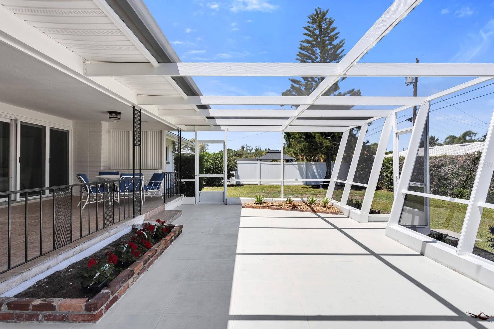 Image 33 of 36 For 1720 Brentwood Drive