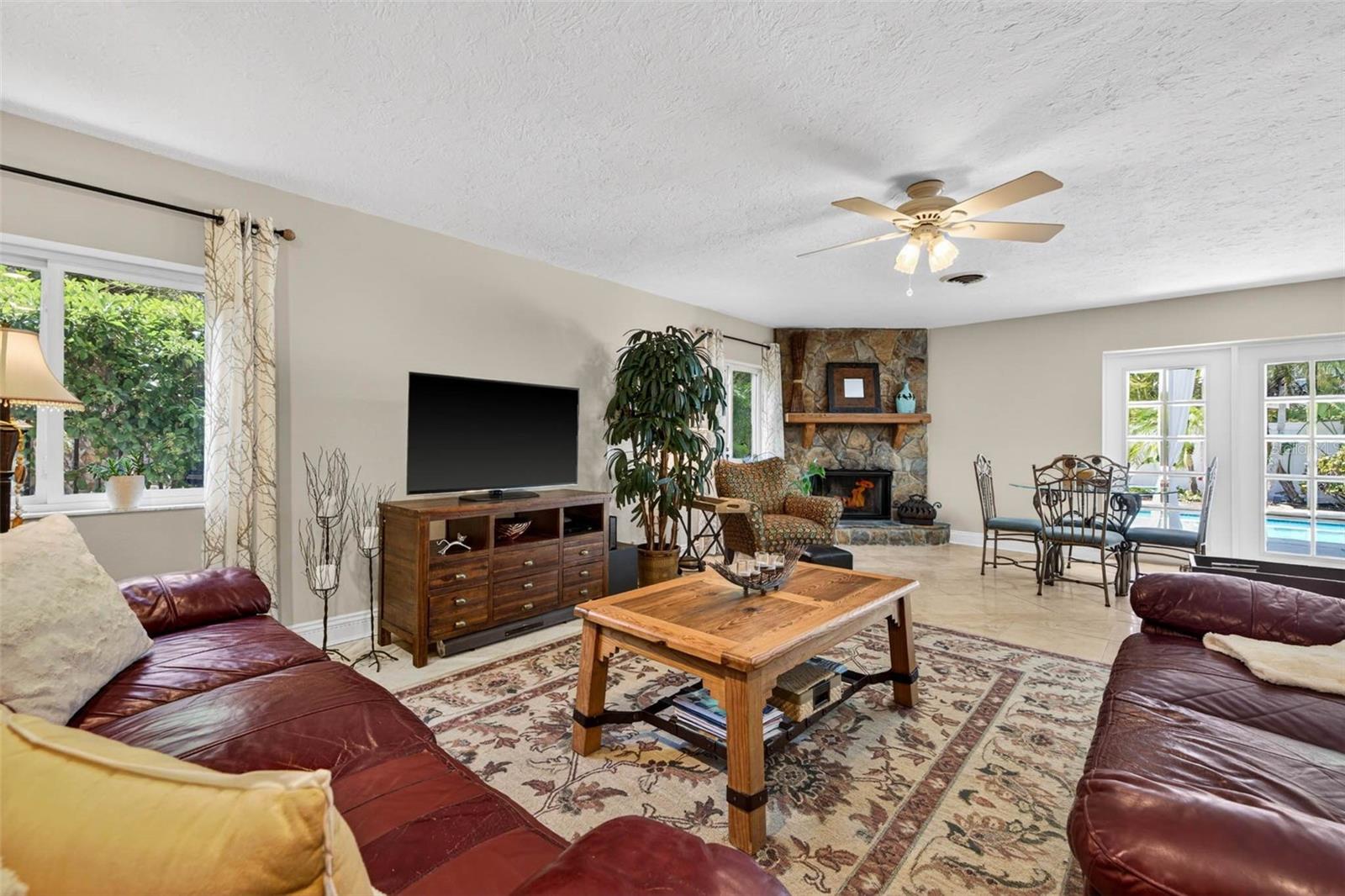 Image 19 of 47 For 342 2nd Avenue N